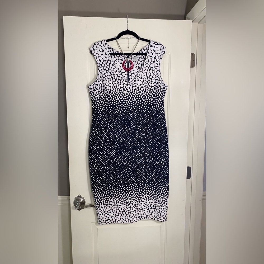 Cato Elegant Black and White Sleeveless Dress with necklace